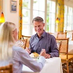 Hotel Kleine Strandburg - Adults Only 4*