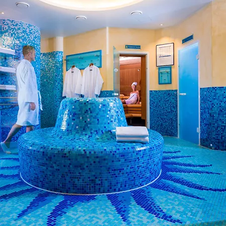 Kleine Strandburg - Adults Only 4*