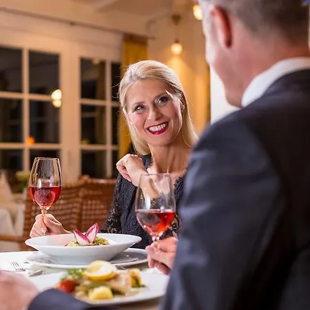 Hotel Kleine Strandburg - Adults Only 4*