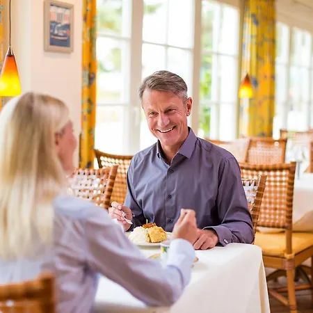 Hotel Kleine Strandburg 4*